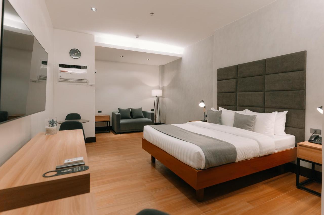 El Sancho Hotel Naga  Exteriör bild