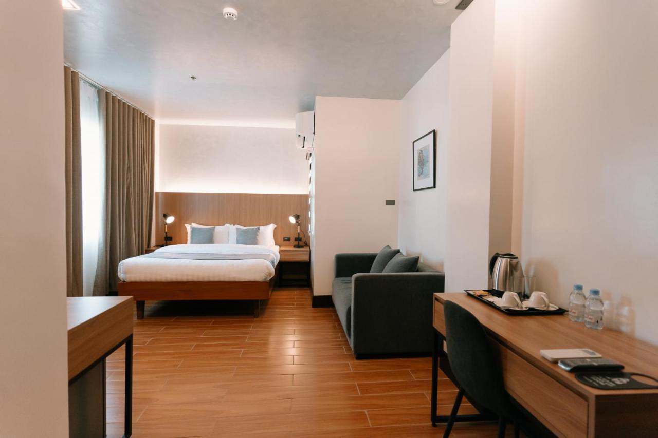 El Sancho Hotel Naga  Exteriör bild