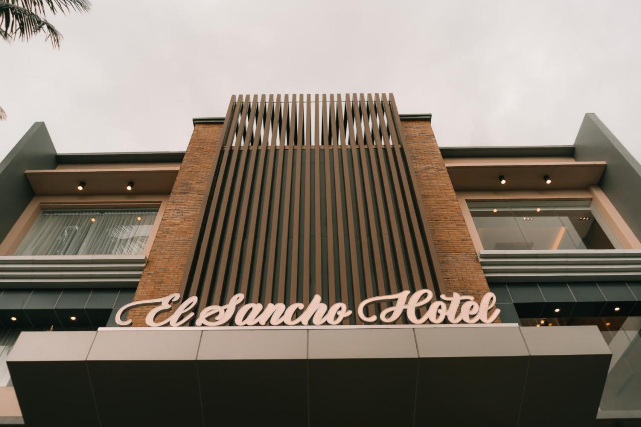 El Sancho Hotel Naga  Exteriör bild