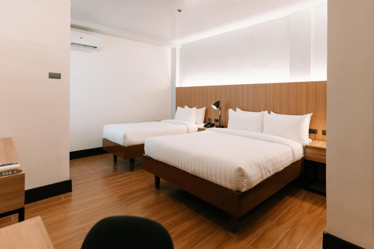 El Sancho Hotel Naga  Exteriör bild