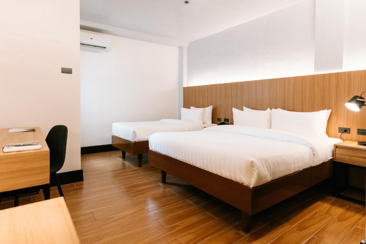 El Sancho Hotel Naga  Exteriör bild